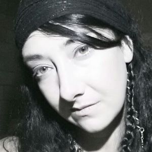 Meet your Posher, Becca